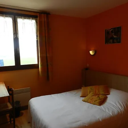 Hotel Logis De La Plaine La Rothière