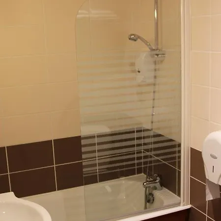 Hotel Logis De La Plaine